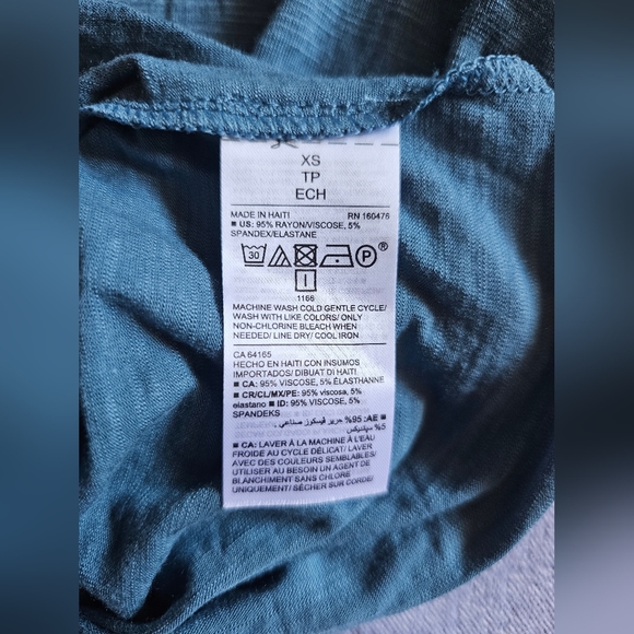 Old Navy • Blue Luxe V-Neck Slub-Knit Tee • XS • NWT - Picture 3 of 4